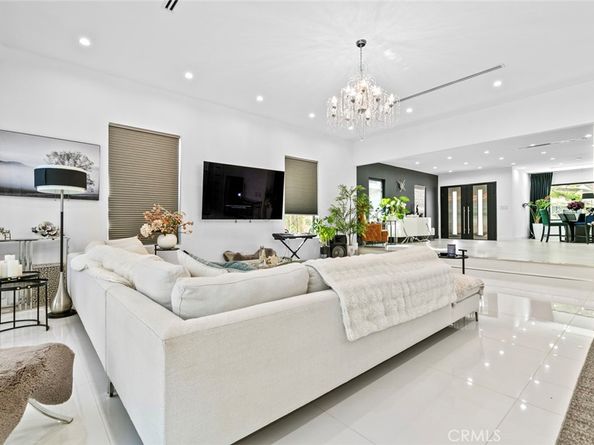 1918 N Maple, Burbank CA 91505