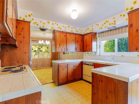 6539 Ventura Canyon Avenue, Van Nuys CA 91401