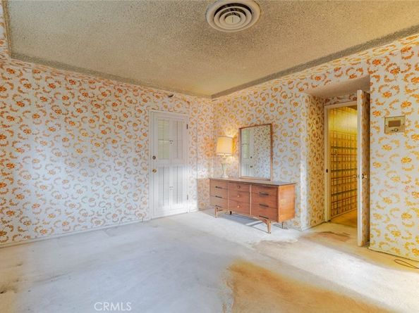 6539 Ventura Canyon Avenue, Van Nuys CA 91401