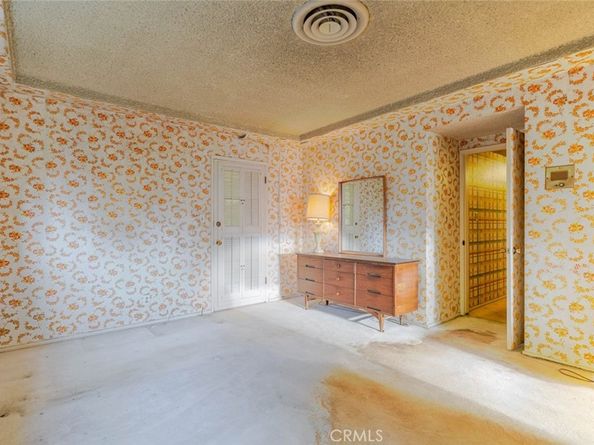 6539 Ventura Canyon Avenue, Van Nuys CA 91401