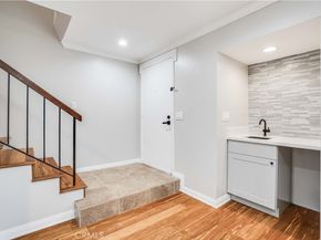 10220 Zelzah Avenue 3, Northridge CA 91325