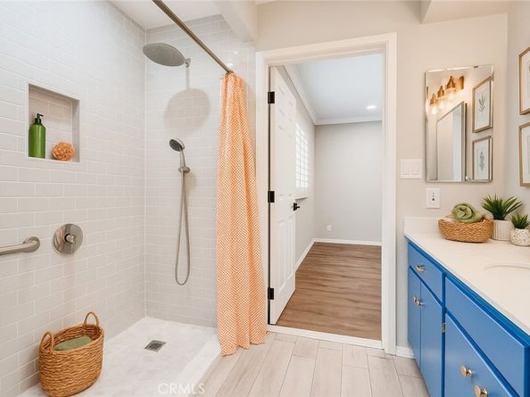 10220 Zelzah Avenue 3, Northridge CA 91325