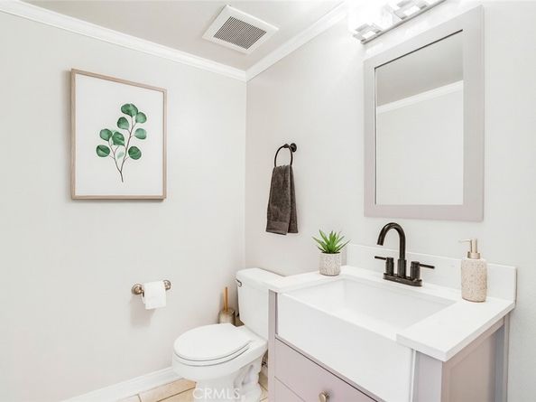 10220 Zelzah Avenue 3, Northridge CA 91325