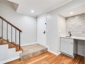 10220 Zelzah Avenue 3, Northridge CA 91325