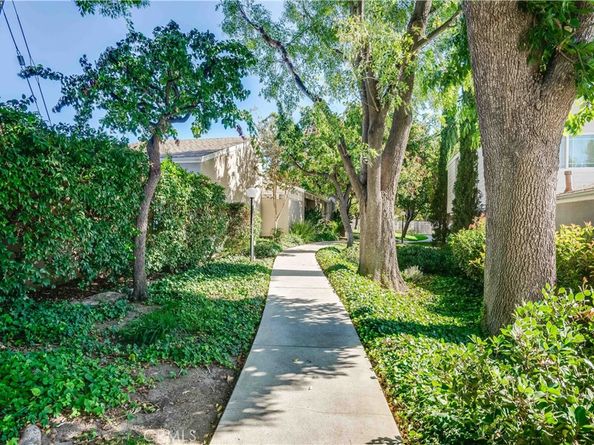 10220 Zelzah Avenue 3, Northridge CA 91325