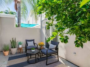 10220 Zelzah Avenue 3, Northridge CA 91325