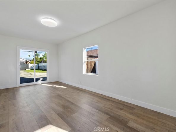 10156 Laurel Cyn. Blvd., Pacoima CA 91331