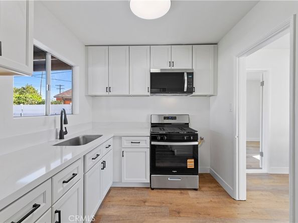 10156 Laurel Cyn. Blvd., Pacoima CA 91331