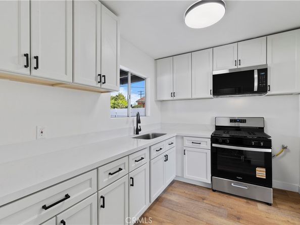 10156 Laurel Cyn. Blvd., Pacoima CA 91331