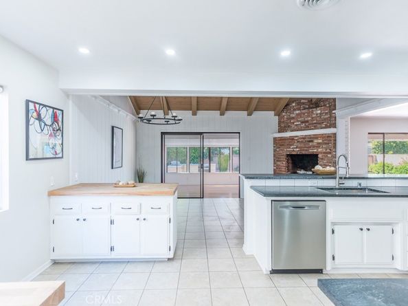 6563 Bianca, Lake Balboa CA 91406