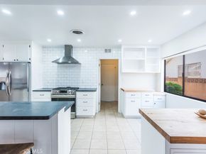 6563 Bianca, Lake Balboa CA 91406