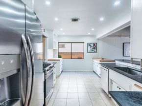 6563 Bianca, Lake Balboa CA 91406