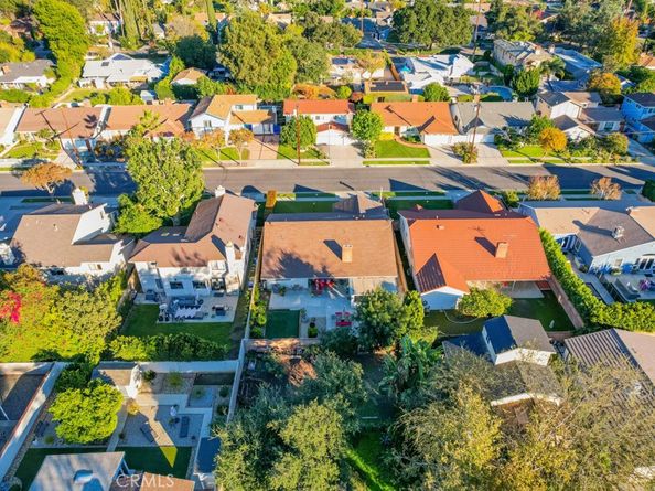 6563 Bianca, Lake Balboa CA 91406