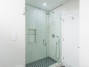 6563 Bianca, Lake Balboa CA 91406