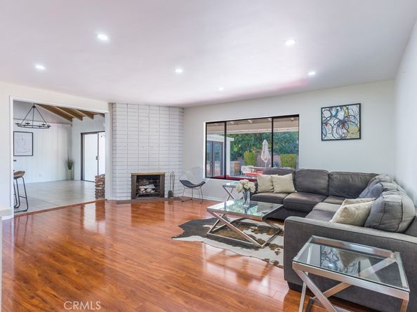 6563 Bianca, Lake Balboa CA 91406