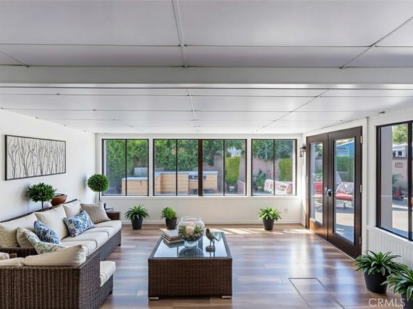 6563 Bianca, Lake Balboa CA 91406