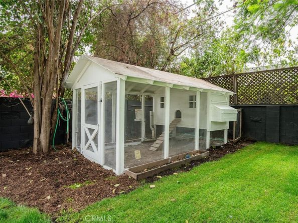 6615 Orion, Van Nuys CA 91406