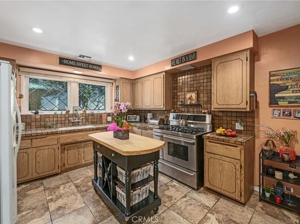 16458 Calahan, North Hills CA 91343