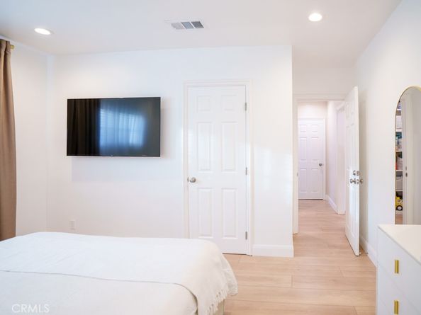 15500 Chatsworth Street, Mission Hills CA 91345