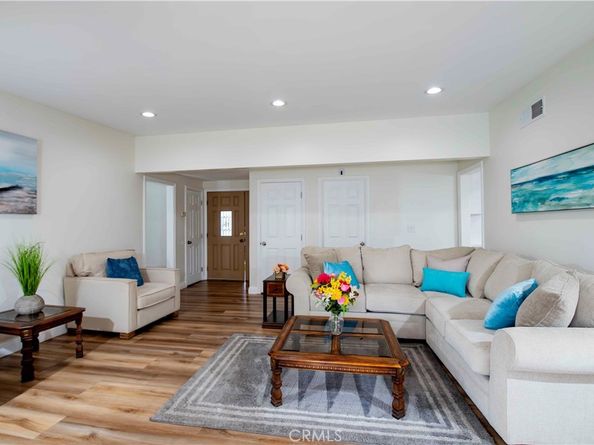 11968 Rossiter, Sylmar CA 91342