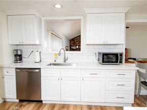 11968 Rossiter, Sylmar CA 91342