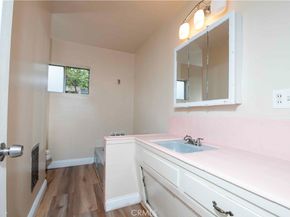 11968 Rossiter, Sylmar CA 91342