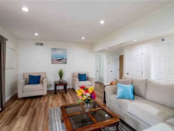 11968 Rossiter, Sylmar CA 91342