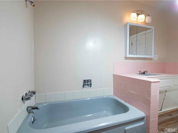 11968 Rossiter, Sylmar CA 91342