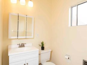 11968 Rossiter, Sylmar CA 91342