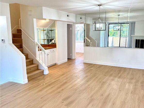 21930 Marylee 98, Woodland Hills CA 91367