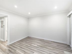 10220 Zelzah 4, Northridge CA 91325