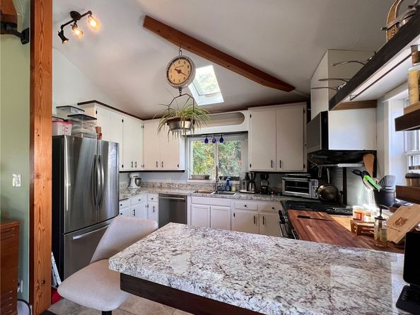 6431 E El Roble, Long Beach CA 90815