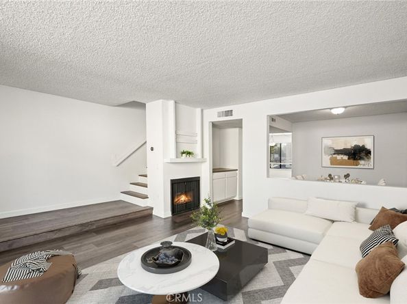 22038 Vanowen St. 215, Woodland Hills CA 91303