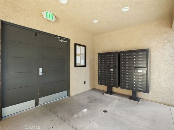 22038 Vanowen St. 215, Woodland Hills CA 91303