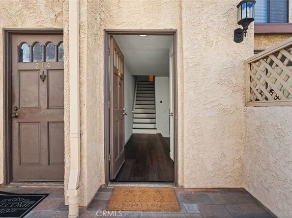 22038 Vanowen St. 215, Woodland Hills CA 91303