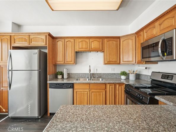 22038 Vanowen St. 215, Woodland Hills CA 91303