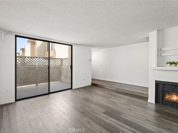 22038 Vanowen St. 215, Woodland Hills CA 91303