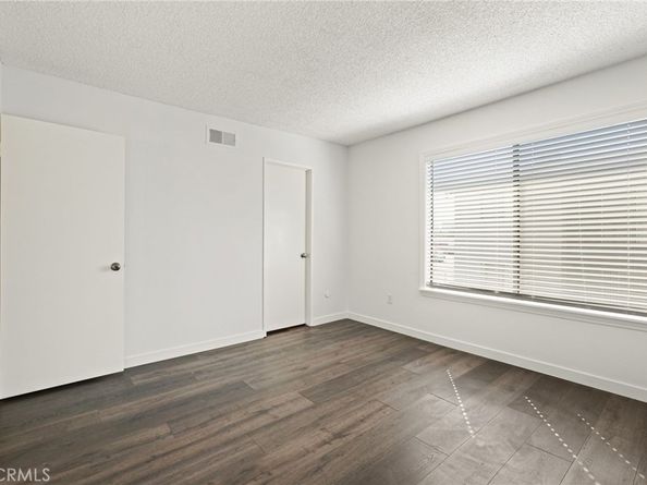 22038 Vanowen St. 215, Woodland Hills CA 91303