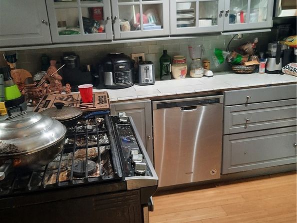 2066 el moran Street E, Los Angeles CA 90039