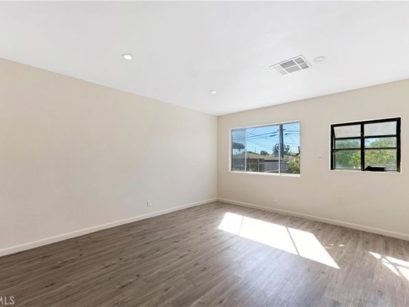 11023 Laurel Canyon Boulevard, San Fernando CA 91340