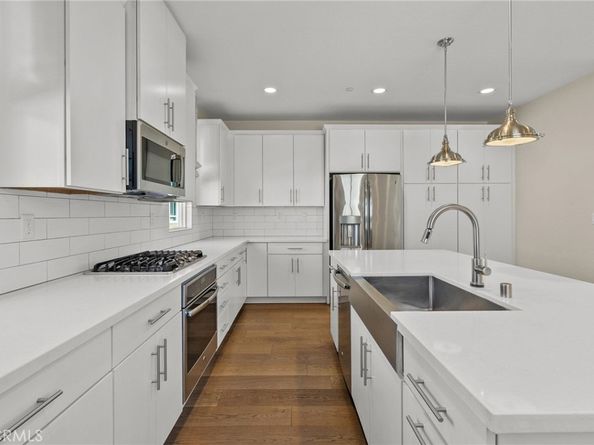 14729 Sherman Way, Van Nuys CA 91405