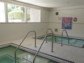 5340 Yarmouth 205, Encino CA 91316