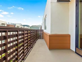 6030 Seabluff 505, Playa Vista CA 90094