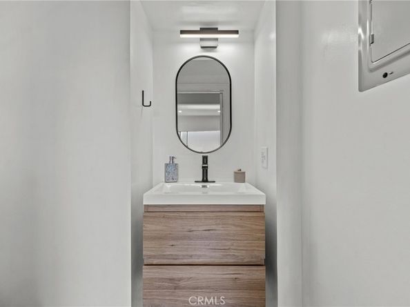 2067 Mayview Drive, Los Angeles CA 90027