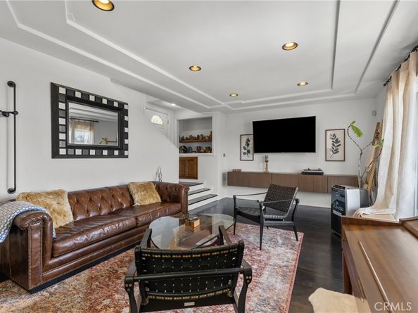 2067 Mayview Drive, Los Angeles CA 90027