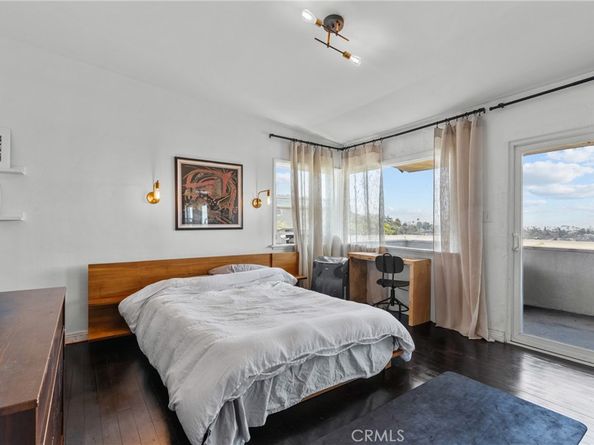 2067 Mayview Drive, Los Angeles CA 90027