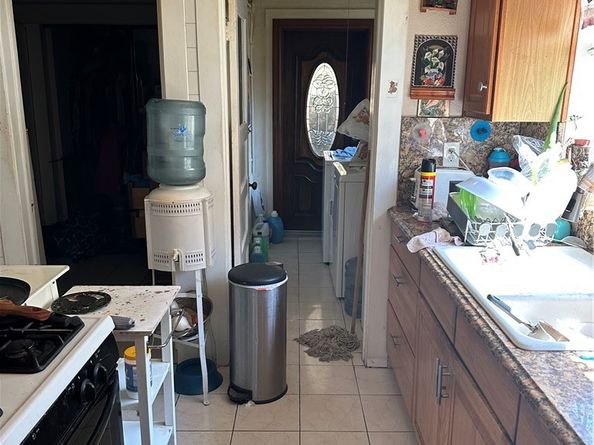 1937 Delta, Los Angeles CA 90026