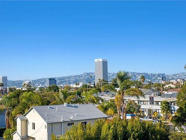 5409 W Wilshire Vista Lane, Los Angeles CA 90019