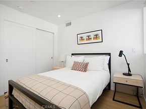 5409 W Wilshire Vista Lane, Los Angeles CA 90019