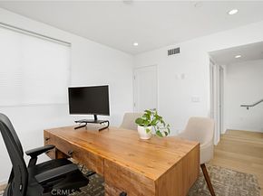 5409 W Wilshire Vista Lane, Los Angeles CA 90019